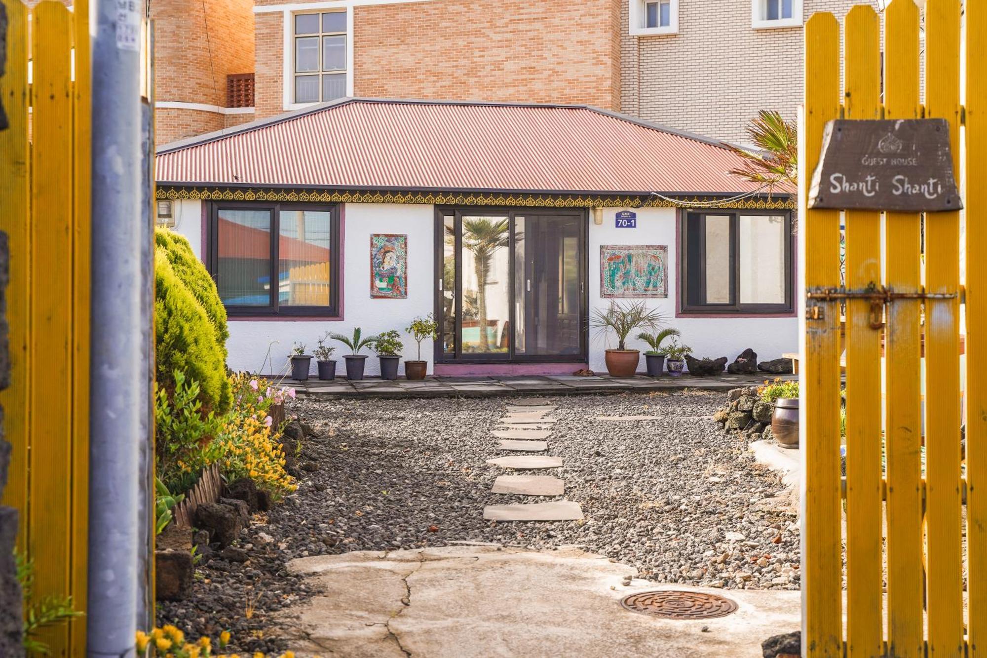 Shanti Shanti Guest House Jeju Esterno foto